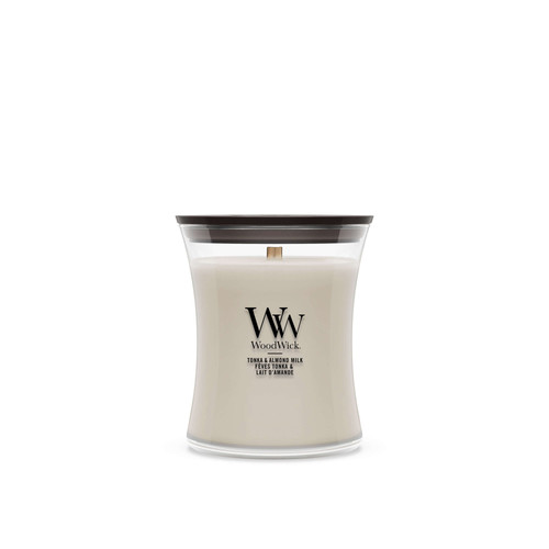 WoodWick® Tonka & Almond Milk közepes üveggyertya 275 g