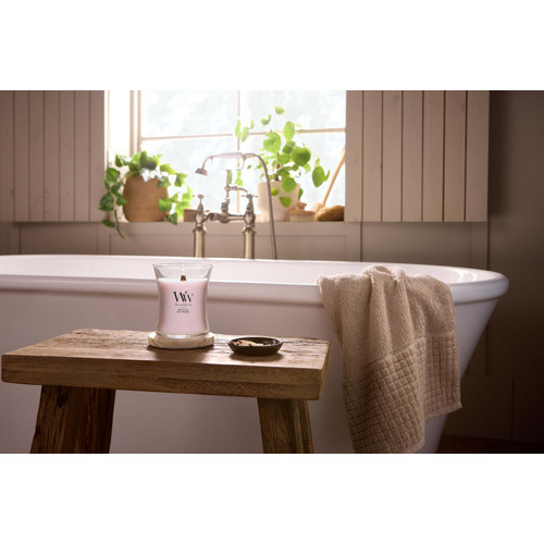 WoodWick® Rose Blush közepes üveggyertya 275 g