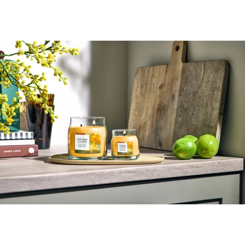 Yankee Candle® Starfruit & Sunshine Signature kis üveggyertya 110 g