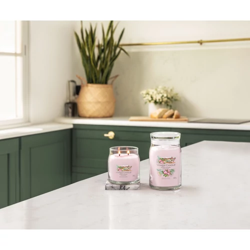 Yankee Candle® Desert Blooms Signature közepes üveggyertya 368 g