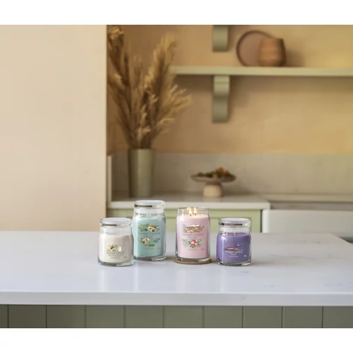 Yankee Candle® Sweet Vanilla Horchata Signature nagy üveggyertya 567 g