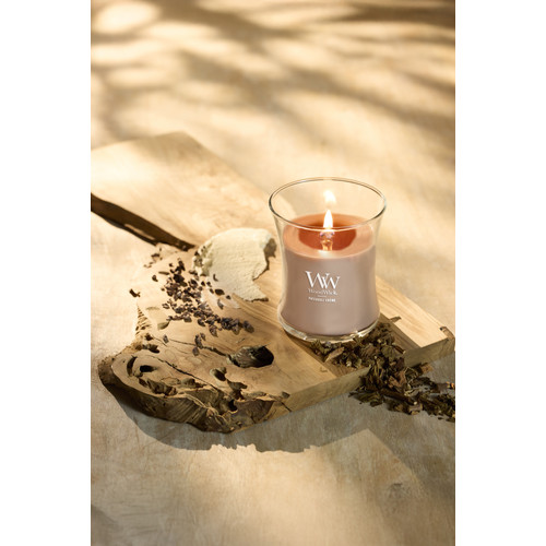 WoodWick® Patchouli Créme közepes üveggyertya 275 g