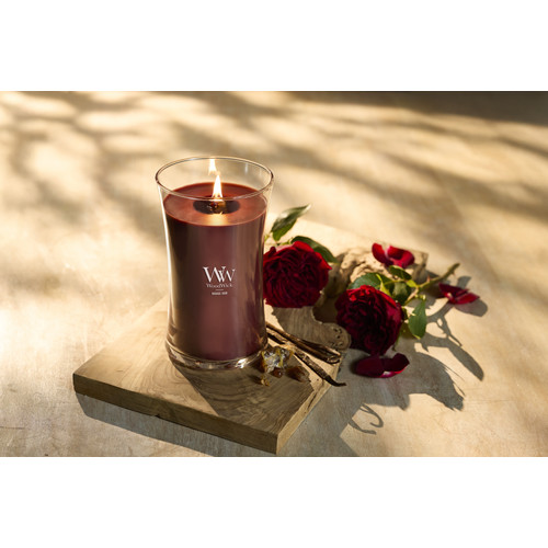 WoodWick® Rouge Oud nagy üveggyertya 609 g WoodWick® Rouge Oud nagy üveggyertya 609 g