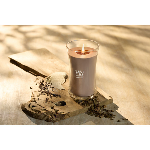 WoodWick® Patchouli Créme nagy üveggyertya 609 g WoodWick® Patchouli Créme nagy üveggyertya 609 g