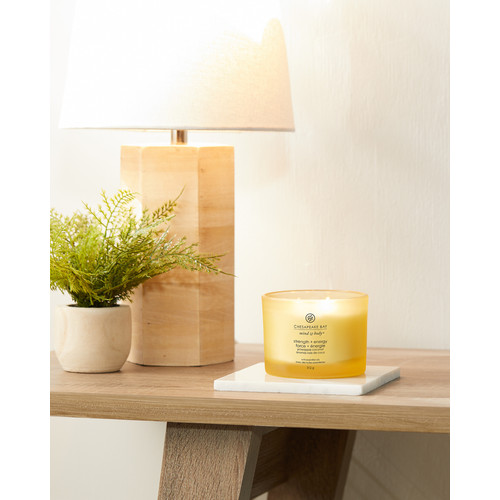 Chesapeake Bay Candle® strength + energy (pineapple coconut) három kanócos üveggyertya 312 g Chesapeake Bay Candle® strength + energy (pineapple coconut) három kanócos üveggyertya 312 g