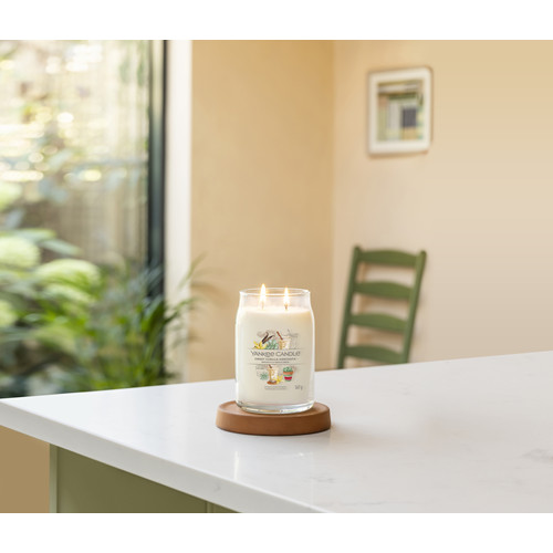 Yankee Candle® Sweet Vanilla Horchata Signature nagy üveggyertya 567 g