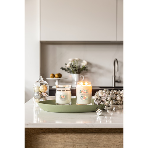 Yankee Candle® White Spruce & Grapefruit Signature nagy üveggyertya 567 g Yankee Candle® White Spruce & Grapefruit Signature nagy üveggyertya 567 g