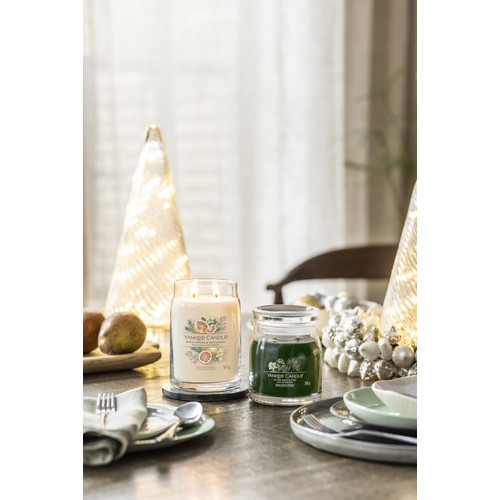 Yankee Candle® White Spruce & Grapefruit Signature nagy üveggyertya 567 g Yankee Candle® White Spruce & Grapefruit Signature nagy üveggyertya 567 g